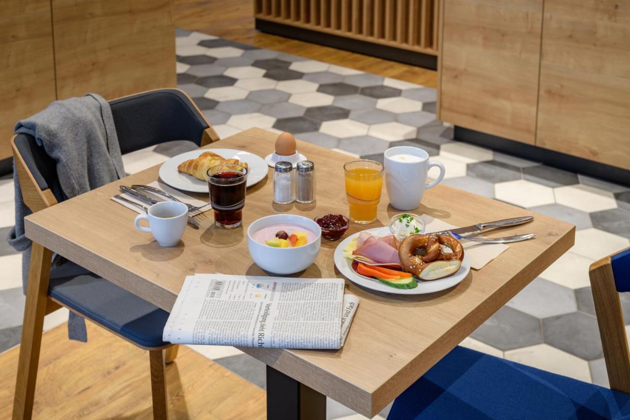 Holiday Inn Express Goettingen By Ihg Екстериор снимка