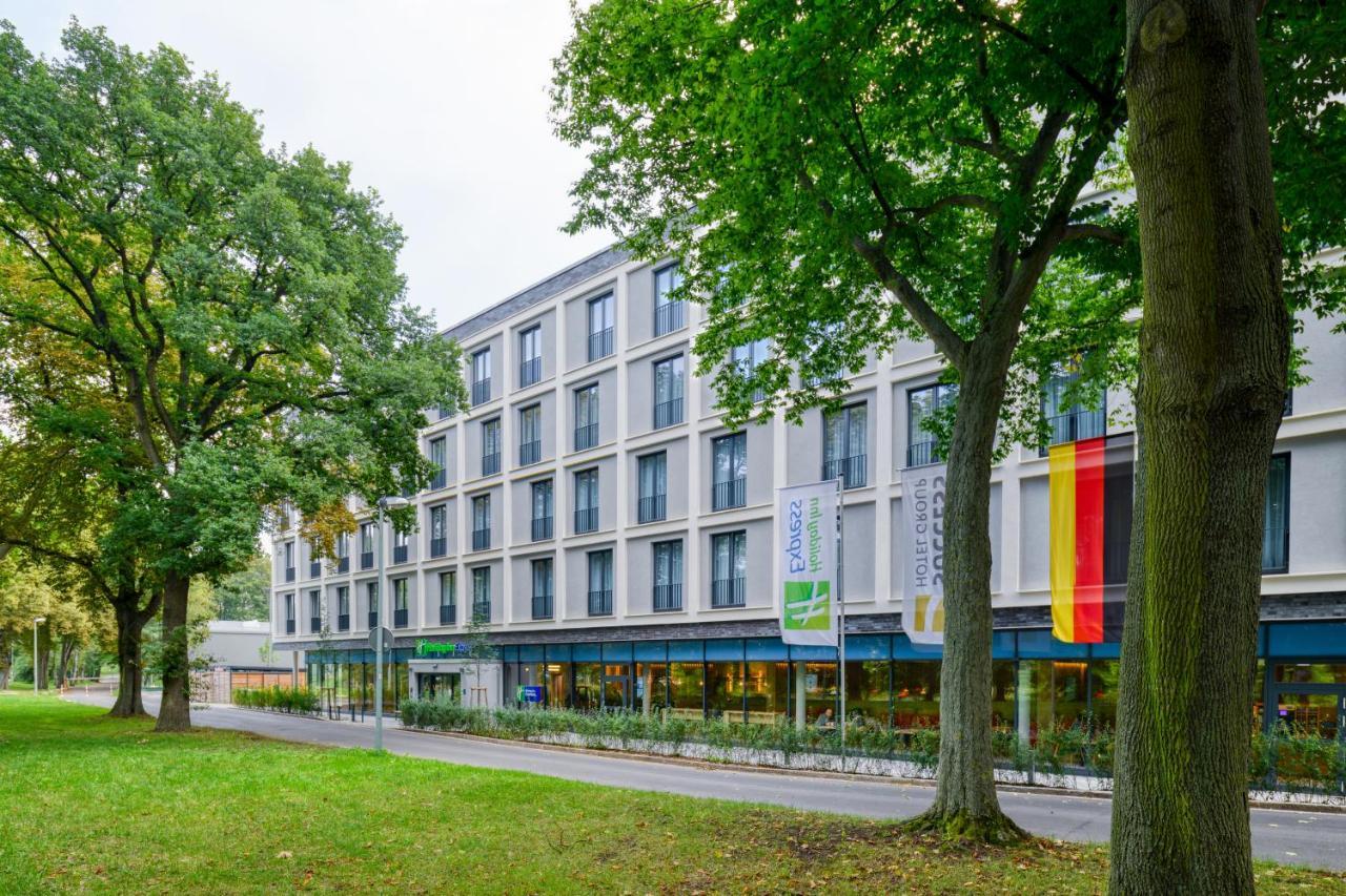Holiday Inn Express Goettingen By Ihg Екстериор снимка