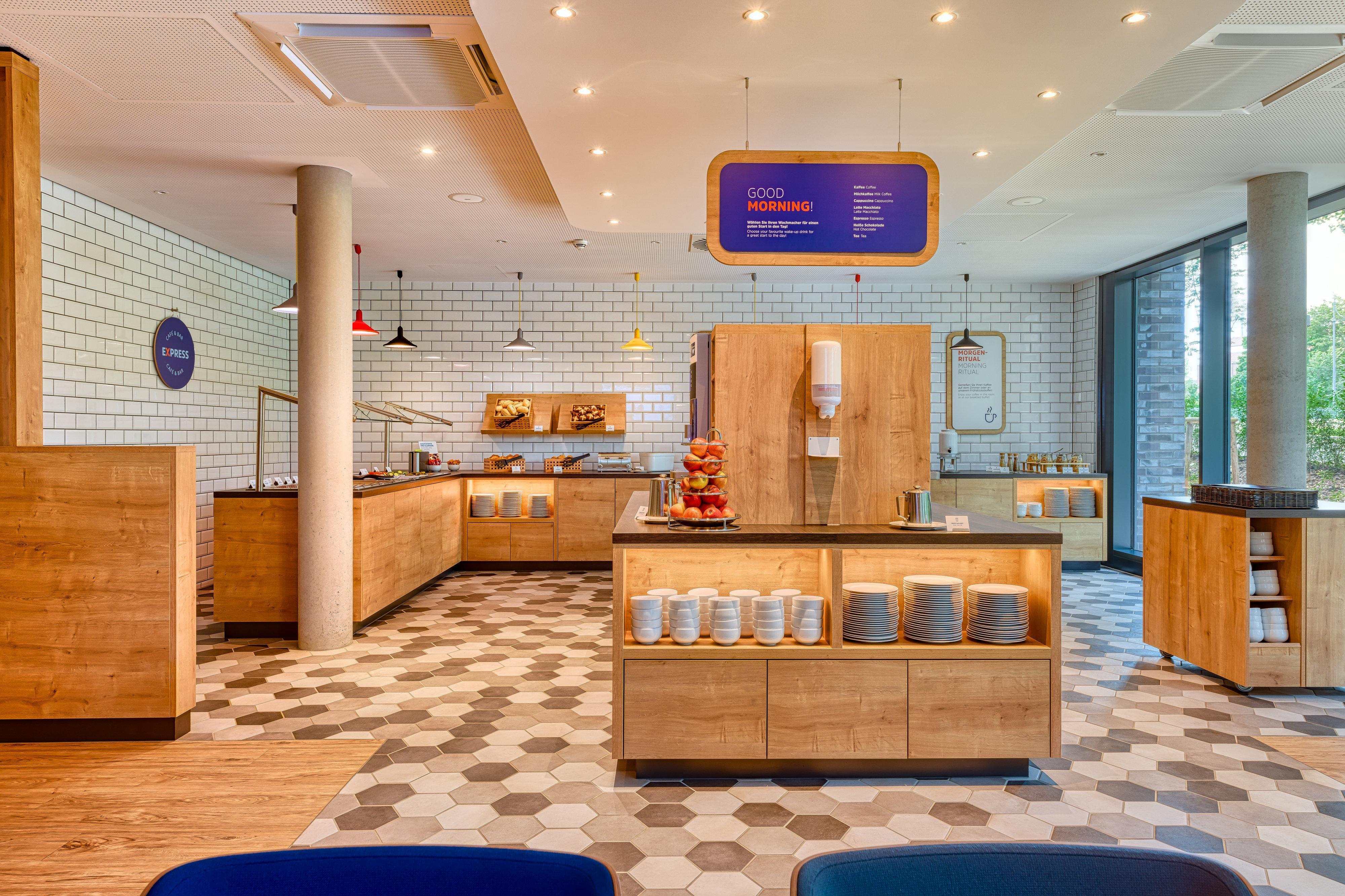 Holiday Inn Express Goettingen By Ihg Екстериор снимка