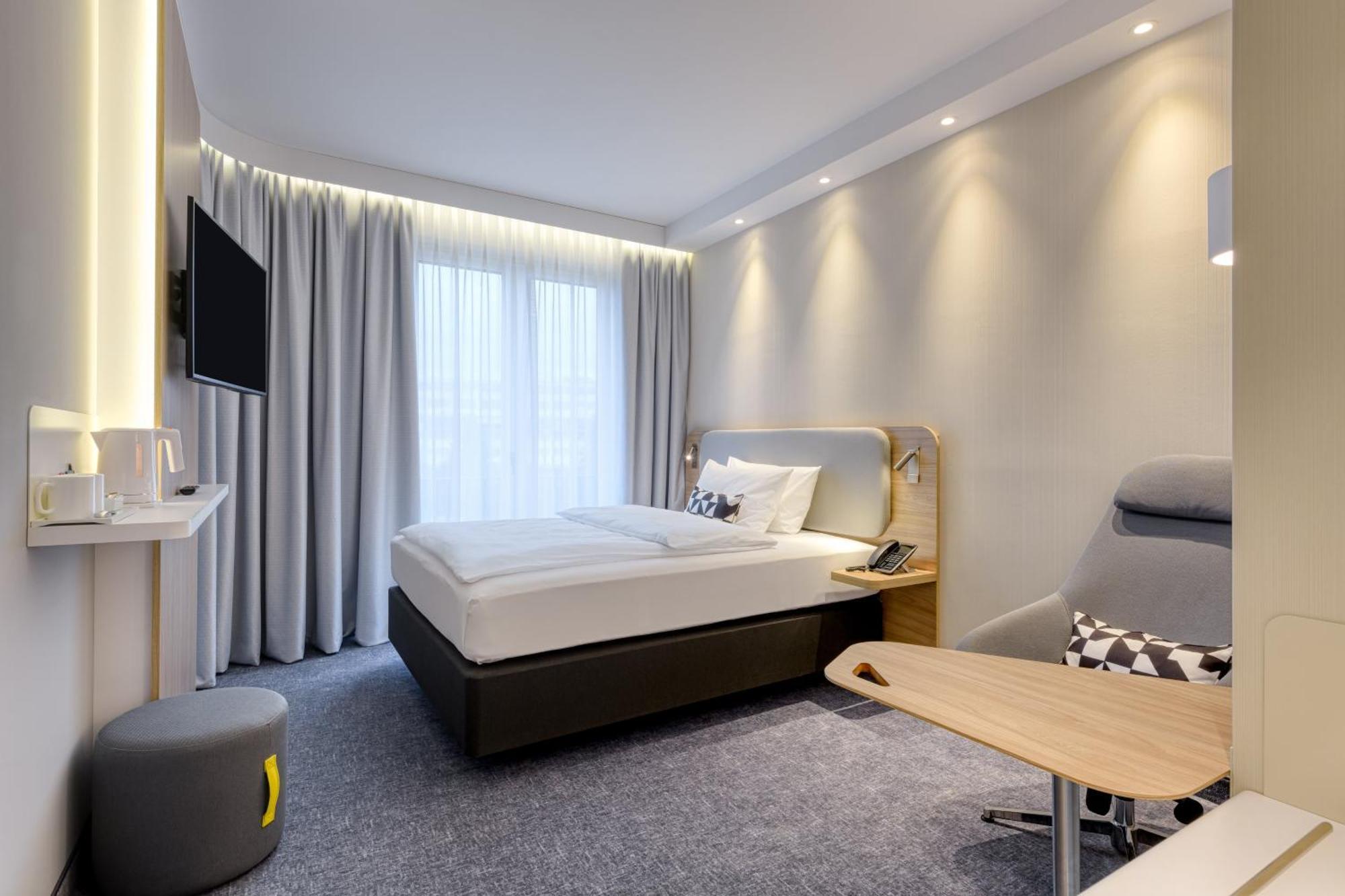 Holiday Inn Express Goettingen By Ihg Екстериор снимка
