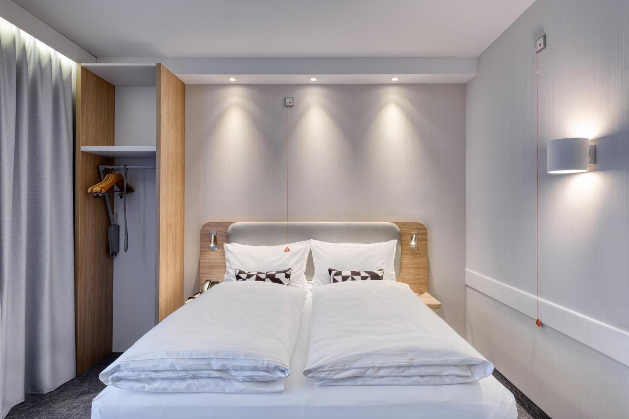 Holiday Inn Express Goettingen By Ihg Екстериор снимка