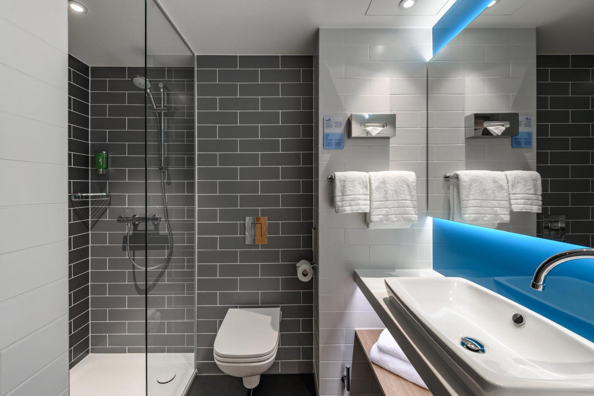 Holiday Inn Express Goettingen By Ihg Екстериор снимка