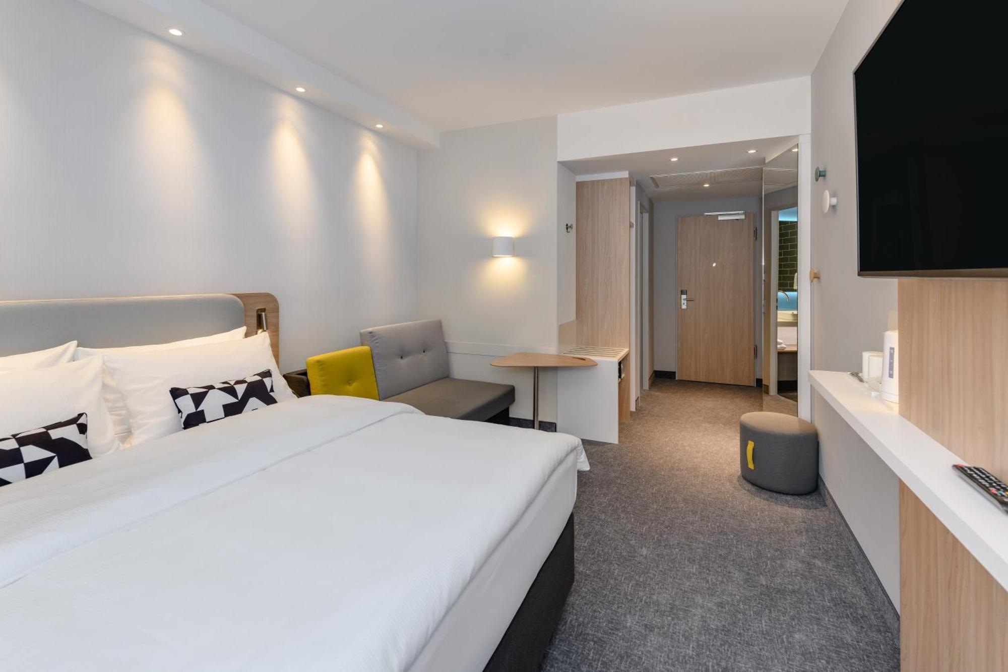 Holiday Inn Express Goettingen By Ihg Екстериор снимка