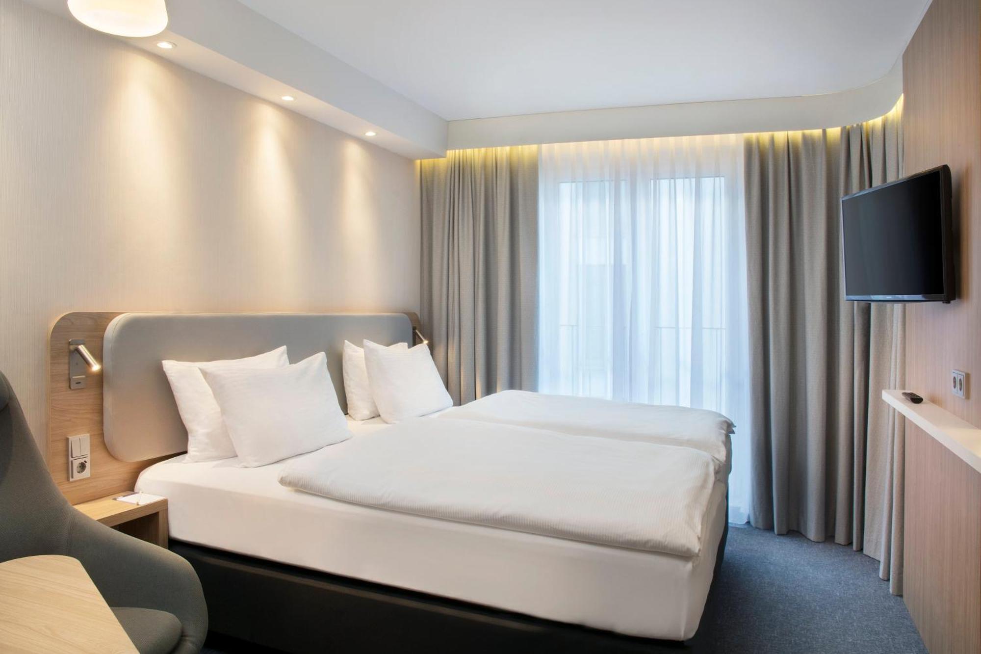 Holiday Inn Express Goettingen By Ihg Екстериор снимка