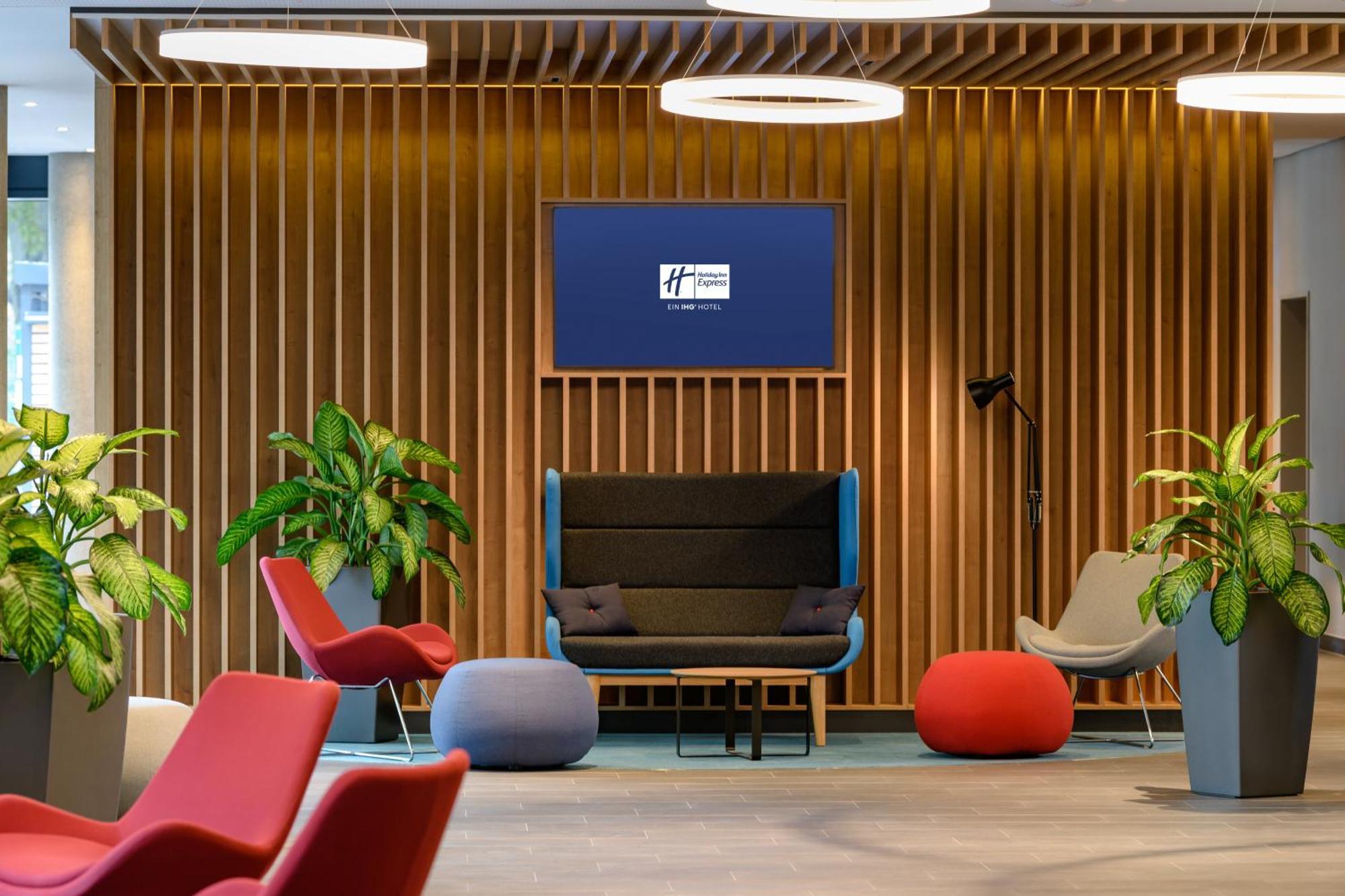 Holiday Inn Express Goettingen By Ihg Екстериор снимка